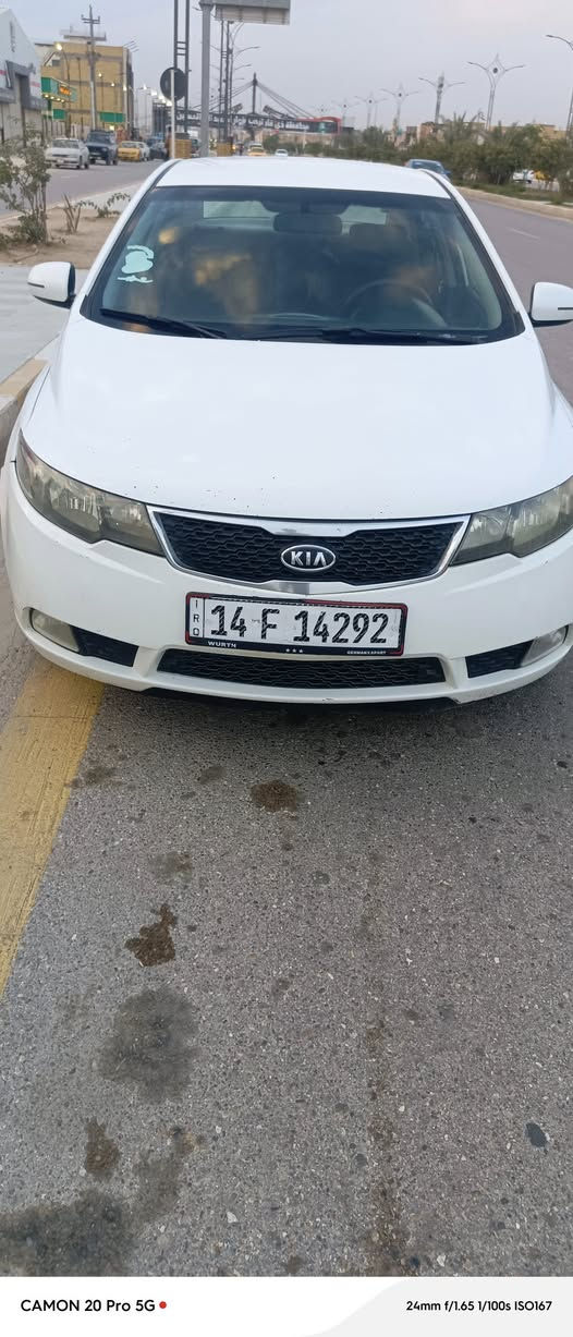 السلام عليكم سيراتو 2011 بيها باب خلف السايق مصلح والهلال جاملغ بي صبغ حداديه جديده مكينه نظيفه وكير نظيف السياره جاهزه السعر 97 مكاني الناصريه مركز ستفسار ***********
