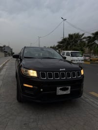 للبيع جيب كومباس 2018   ماشية 111 كيلو متر  الحادث مالتها مرفق بالمنشو...