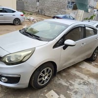 كيا ريو للبيع موديل ٢٠١٧ مكينه ١٦٠٠قطرتين السياره كلش نضيفه خليجيه مثل...