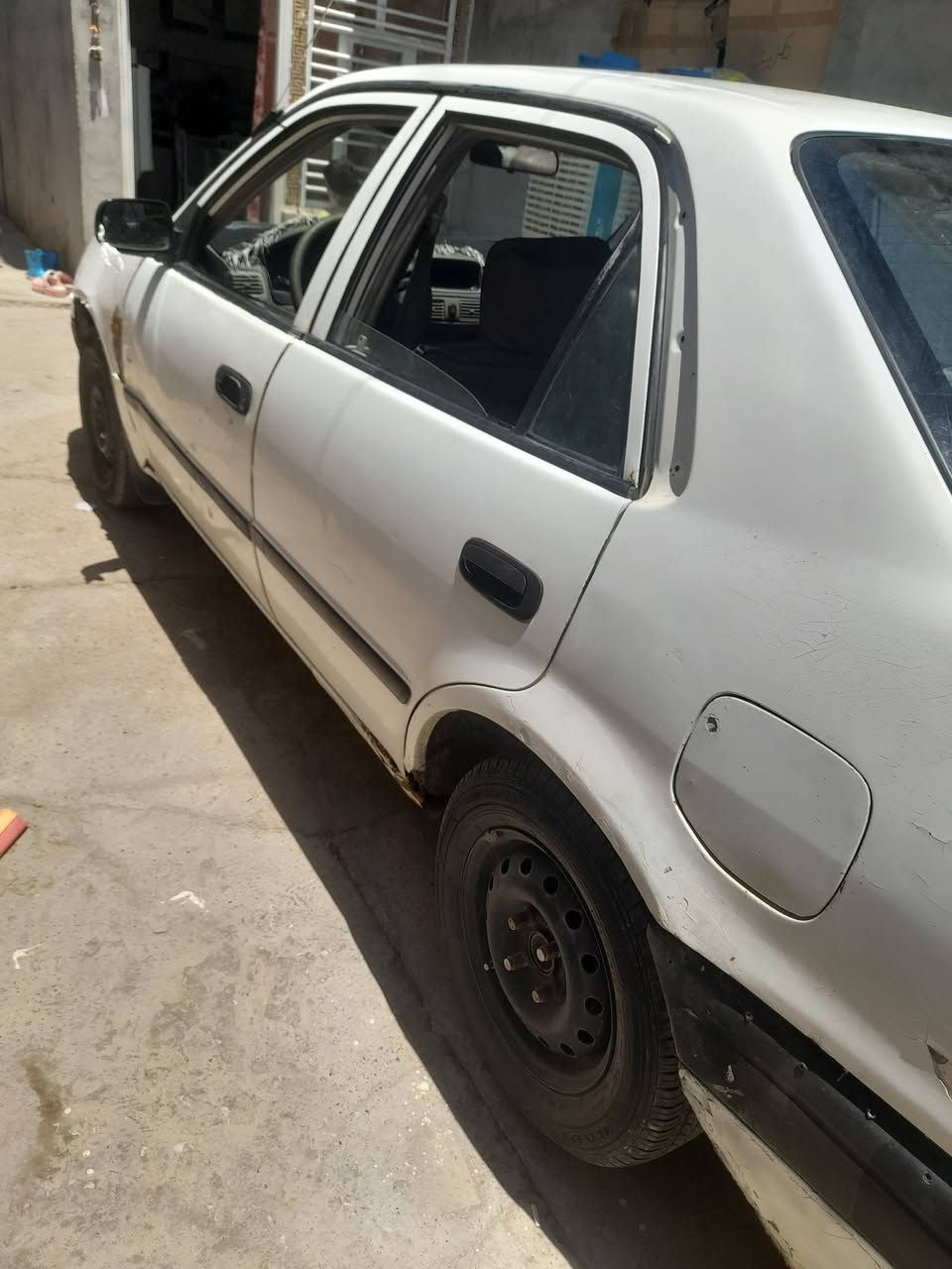 كورلا موديل ١٩٩٨ للبيع سعر ٥١ وبيها مجال شرط التحويل محرك وكير وصدر خير من الله اطارات جديدة الاتصال ***********
