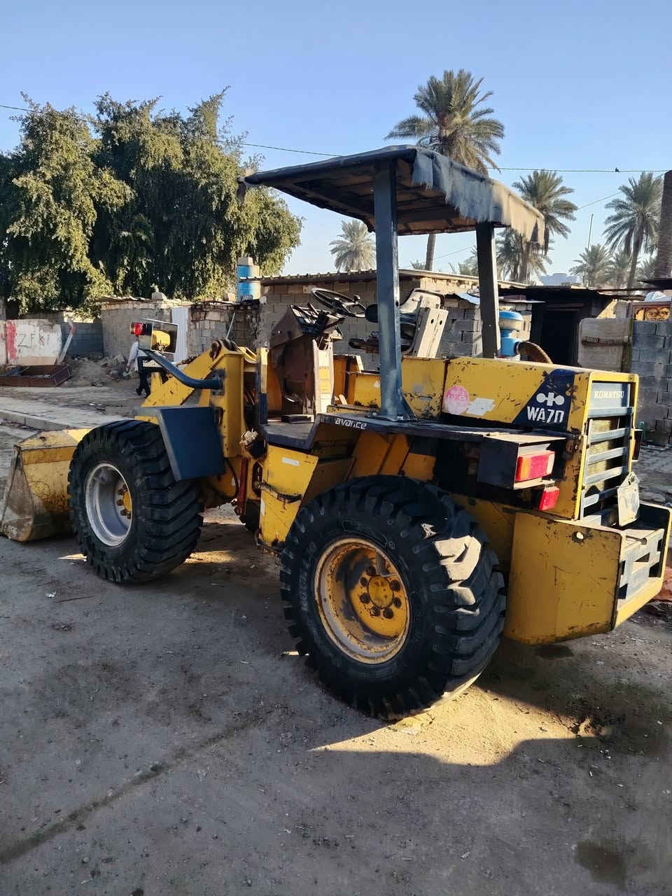 السلام عليكم شفل كوماستو للبيع
   موديل 2009 مداور ثاني يوم 
ماكينه لا تنقيص ولا تبخير جديده تقم تاير
 شفل نظيف المكان بغداد الوشاش
رقم الموبايل  ***********
