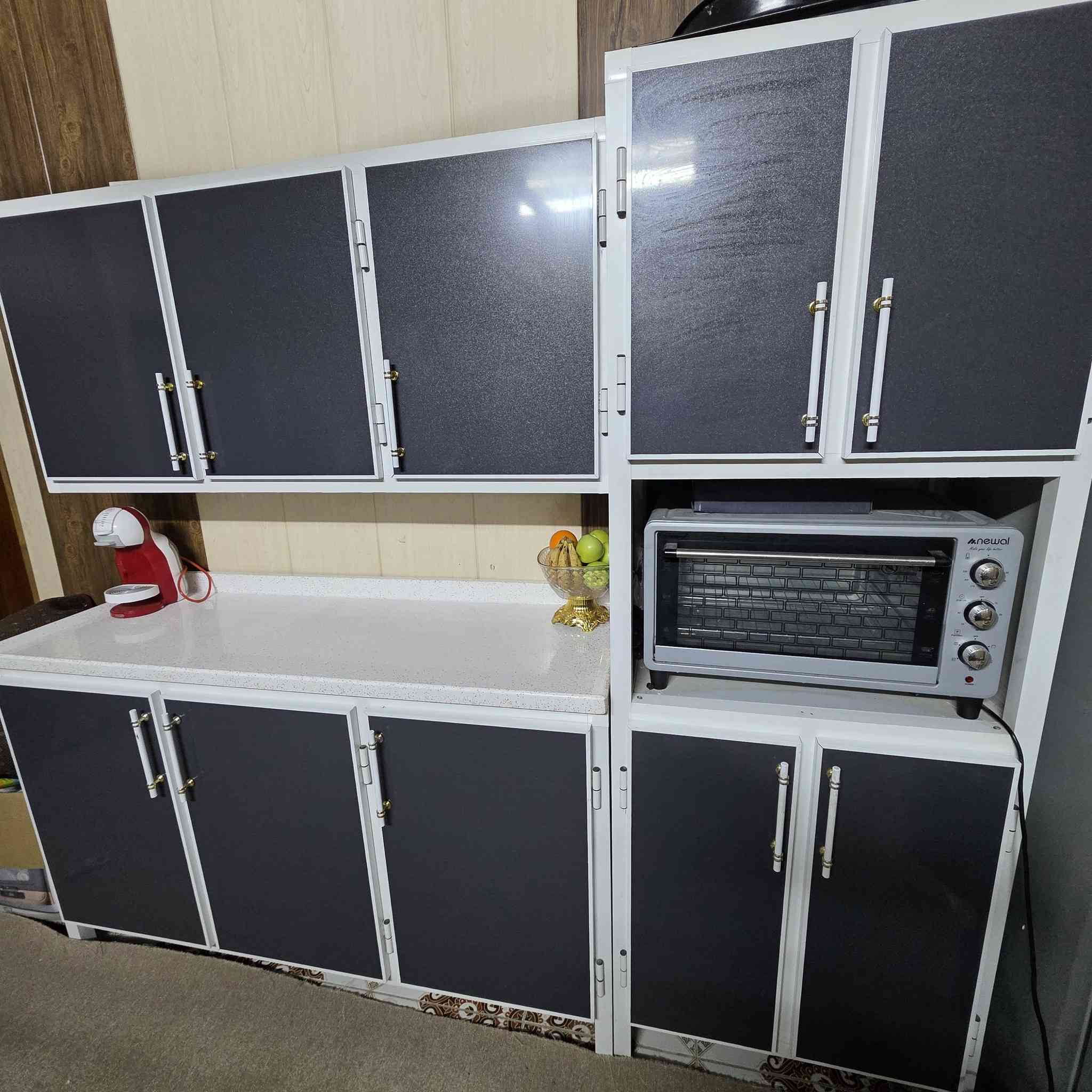 مرحبا كاونتر جديد نظيف من الداخل والخارج استعمال قليل جدا سطح الكاونتر كوارتز مرمر الاصلي  القطعتين مترين اليريده يراسلني + عندي سنك مختلف قطعه ثانيه غير هذا هم ابيعه


**إذا كنت صاحب هذا الإعلان وتريد حذفه لأي سبب، رجاءا أرسل رسالة إلى الدعم الفني**