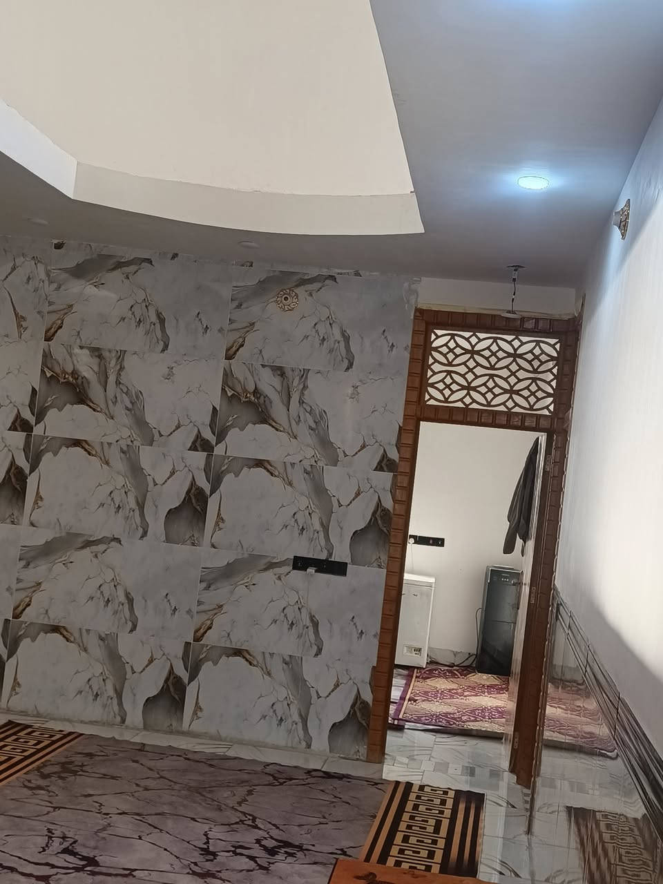 سلام عليكم بيت البيع طابقين مساحته 280حي خضيره الشارع الريسي
يم حيدر شنين شارع تبليط جديد ***********4
