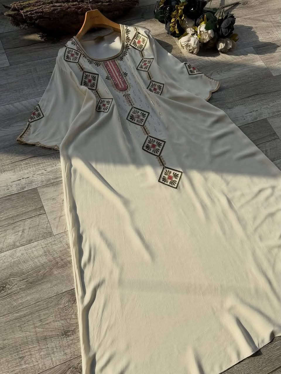 راحة تلبسينها… وأناقة تشوفينه🙂🤍😊
اختيار مثالي للبيت ولمّات العائلة ❤️🌺🦋🐅
😌👗 دشداشة كشمير تطريز هندي أصلي 
قياس 2x_3x_4x_5x
#سعـــــــــــــــــــر10
يوجد توصيل داخل المسيب الفين دينار 
يوجد توصيل محافظات


**إذا كنت صاحب هذا الإعلان وتريد حذفه لأي سبب، رجاءا أرسل رسالة إلى الدعم الفني**