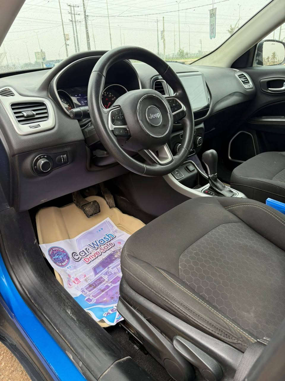 السلام عليكم جيب كومباس 2018 رقم بابل 
حادث موضح بصور صبغ جاملغ فقط بدون دواخل السياره جاهزه بدون نقص مكانها كربلاء السعر 98 
للاستفسار ***********
