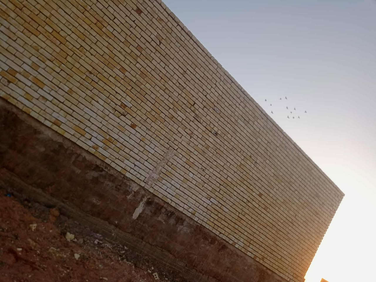 ***********خلفه بناء
