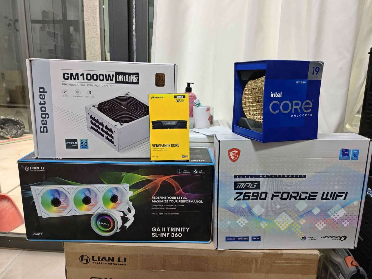 سلام عليكم ئەم کەیسە بۆ فرۆشتن  
کیس للبیع
اربیل
Cpu i9 12900k box
Motherboard z690 msi mpg force wifi ddr5
Ram 2*16 32gb corsair 6000mhz
Cooler lian li galahad ii trinity sl inf 360
Hard teamgroup 1tb nvme
13 fan lian li sl infinite 
Power 1000w Segotep gold
Case lian li o11 dynamic evo xl أربيل, العراق


**إذا كنت صاحب هذا الإعلان وتريد حذفه لأي سبب، رجاءا أرسل رسالة إلى الدعم الفني**