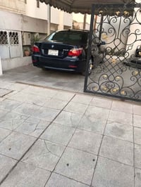 سلام وعليكم ميماتي للبيع فول مواصفات مكينه 528 نوزل قصير موديل 2008  0...