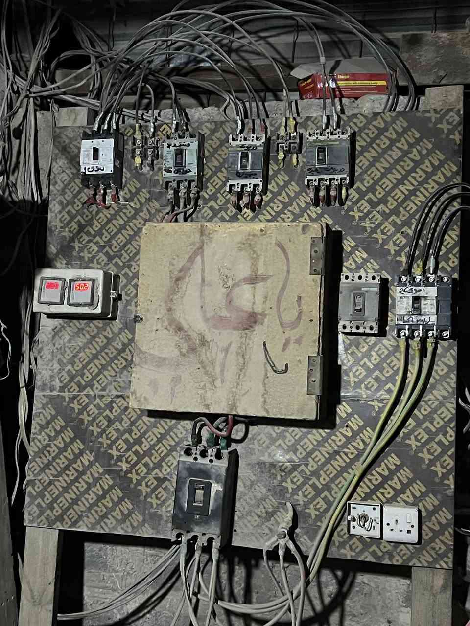 سلام عليكم موقع مولد للبيع  كامل بي اجازه مع الخطوط وقابل للزياده للعلم المولد جديد  مشتري قبل شهر  الاستفسار على الأرقام *********** / ***********   أو مراسلتي على الخاص ديالى بلدروز منطقه حواش القلعه
