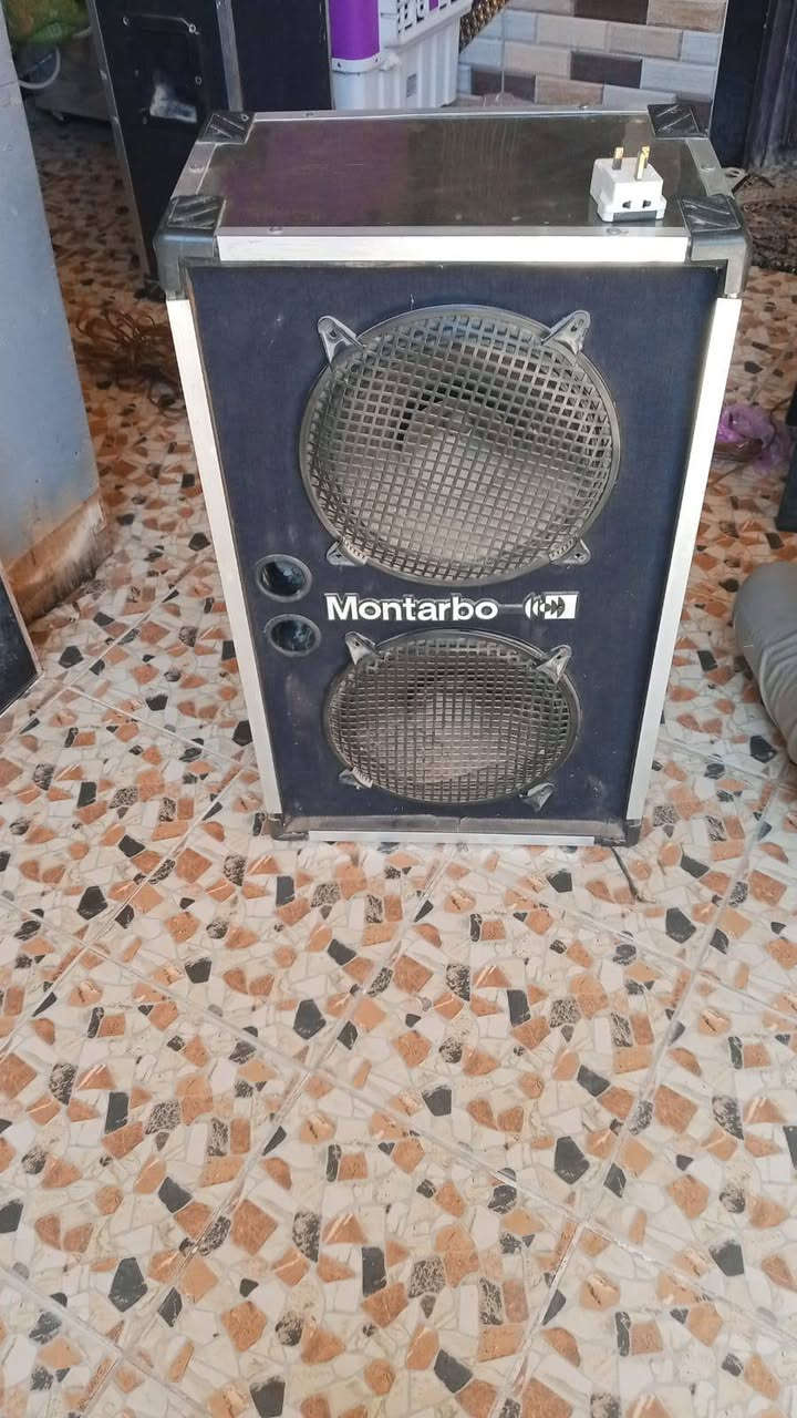 سماعه للبيع اصيله مع جهاز
السعر 450 قفلها 

اتصل على رقم ‏‪***********‬‏
