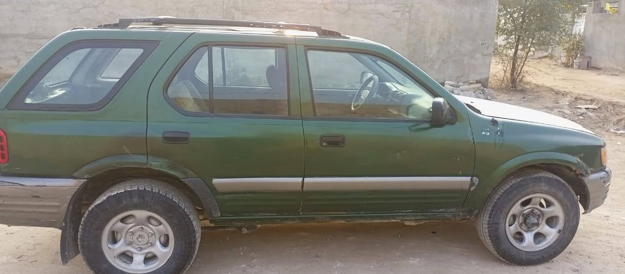 سلام عليكم للبيع سياره ازوز روديو ياباني موديل 2000 محرك ثنين ونص حداديه جديده تخم تاير رقم اربيل مكان سياره بالنجف سعر 55 
شراي يتصل ع رقم ***********
