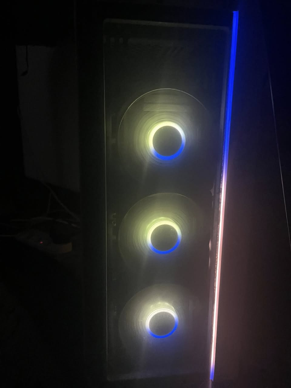 تجميعة العاب كامله مع شاشه للبيع
مواصفات التجميعه:
GPU - nividia geforce GTX 1650
Cpu - AMD Ryzen 5 3500g
16 Ram
1 تيرا
التجميعه زينه ب معضم الالعاب 

مواصفات الشاشة ✅
28 بوصه 
الدقة 4K
144Hz

سعر الشاشه مع التجميعه  700، مكاني بغداد فقط 
واتساب ***********
اذا مو شراي لا تراسل.
