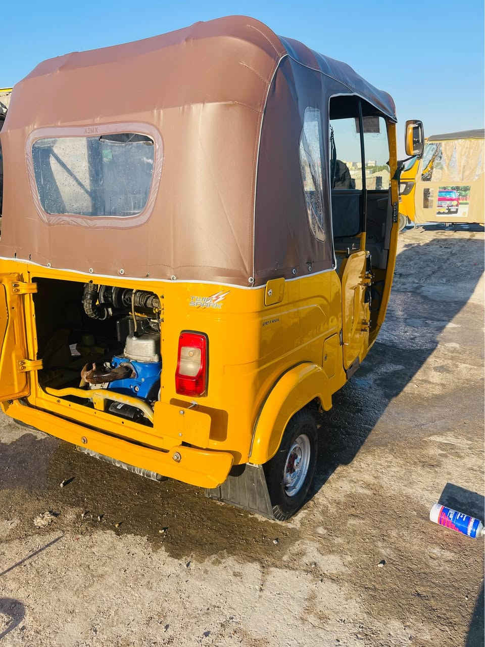 السلام عليكم تكتك باجاج للبيع مديل 2021 شهر 8 
رقم بصره بسمي تحويل ثاني يوم 
بيه ضربه مصلحه 
العنوان بصره حي الاصدقاء 
سعر ب 6 مليون وبيه مجال
*********** البصرة, العراق
