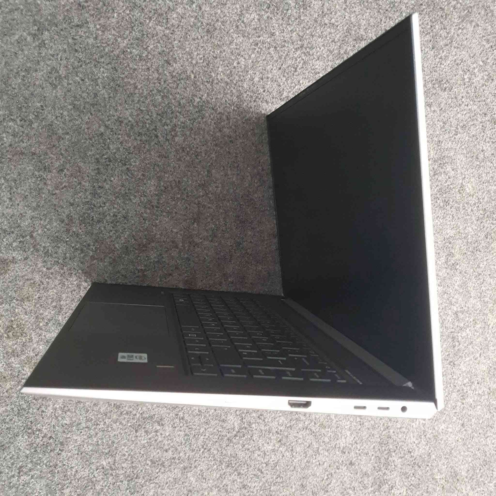 core i9 جيل عاشر
رامات ٣٢ 
هارد ٥١٢
كارت نفديا ٤ جيجا 
كل المخارج 
صوت قوي
معاك ضمان العمر


**إذا كنت صاحب هذا الإعلان وتريد حذفه لأي سبب، رجاءا أرسل رسالة إلى الدعم الفني**