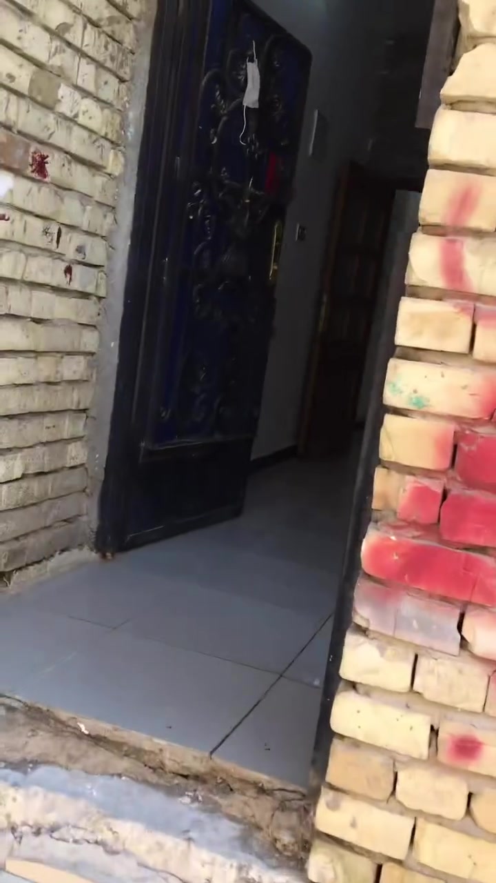 بيت للبيع 50 متر طابو صرف بناء 2019 العنوان ابو دشير الشهداء نهاية شارع الزيتون بالفرع مال بنجرجي على اليسره 
للبيع السعر 79 وبي مجال للشراي 
للاستفسار ماسنجر او ***********
