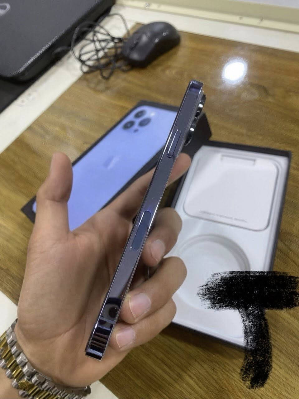 ايفون 13 برو ماكس للبيع
• الجهاز نموذج M امريكي 
• بطاريه 80
• الذاكره 512
الجهاز مبدل شاشه اصليه من الشركه واذا مو من الشركه رجعه تريد تفحص افحص
النضافه والون مثل مموضح بل صور ٪. 100
الجهاز ويا كارتونته والكييل مالته الاصلي مكاني بغداد بياع


**إذا كنت صاحب هذا الإعلان وتريد حذفه لأي سبب، رجاءا أرسل رسالة إلى الدعم الفني**