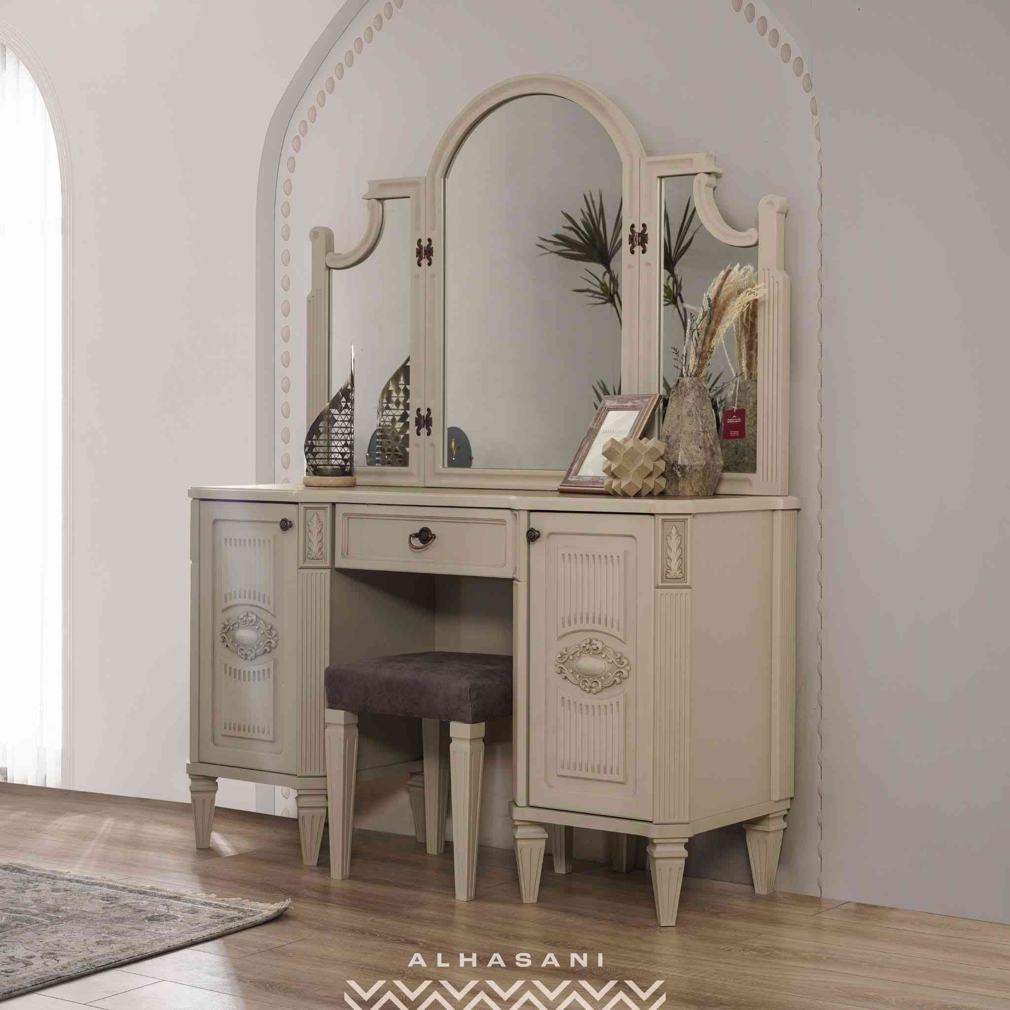 غرفه نوم للبيع جديده شخطه مابيه من هوم سنتر سعر ماركه ووصل شركه موجود للبيع مكان اعضميه قفل قفل مليونين ونص بدون تعامل *********** اتصال
