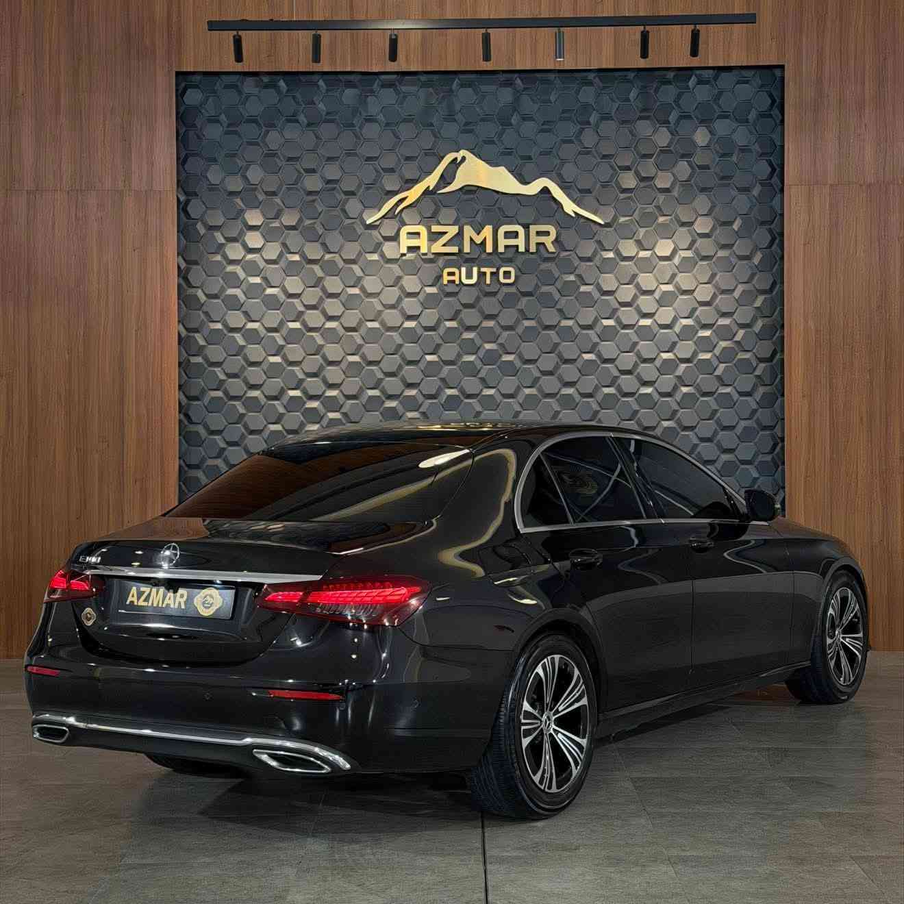 Mercedes benz E 300 exclusive وارد الماني ضمان دولي🇩🇪🔥
ارخص سعر بكل العراق 🔥 310$ ورقة💣
موديل : 2021
ماشية : 40 الف✅
مواصفات السيارة 
كيج الكتروني و متصل و كشنات جلد و كنتارا و داخل كريمي و كنشات تدفئة و سماعات بروماستر و حساسات و كامرات و انارات داخلية متعدد الالوان و انضمات قيادة و لايتات لد و بعد هواية مواصفات متنذكر

السيارة وارد الماني ضمان دولي و مكفول كفالة

سعر : 310$ ورقة
للاستفسار : ***********
العنوان : سليمانية المعارض الجديدة شركة ازمر اوتو مترض رقم ٣٤
