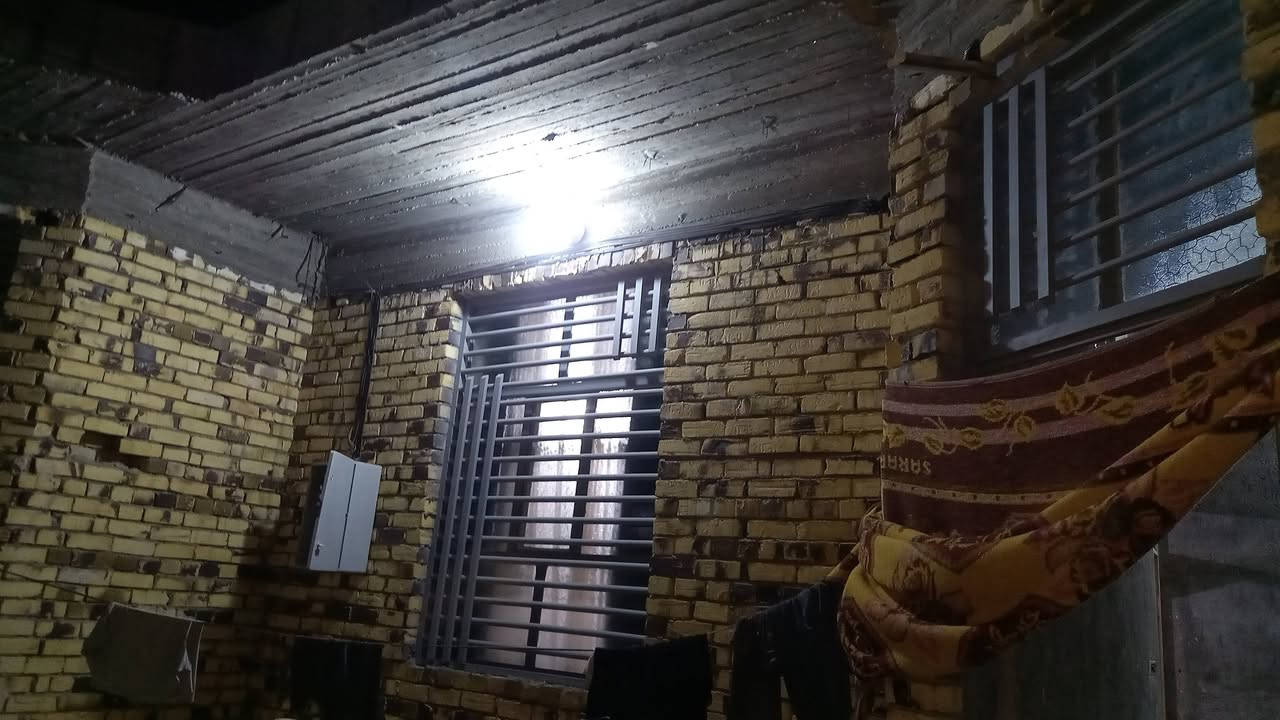 السلام عليكم بيت للبيع ناحية الحريه حي الحسين مساحه ١٨٢ م بناء جديد مطلوب للإسكان الاسفسار على الرقم ***********

