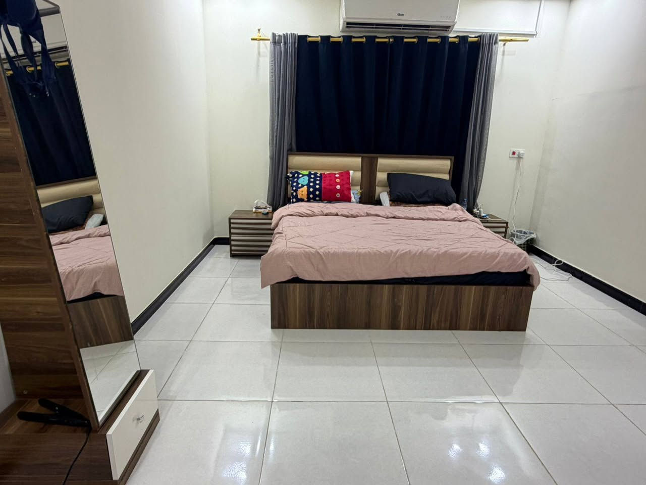 غرفه تركي ٦ قطع نظام سلايد كلش راقيه ونظيفه بيهة ضرر بسيط جدا 
وسعر مناسب جدا مستعجل ع البيع ٣٥٠ بيهة مجال 
مكان البصره قبله قرب المدينة الرياضية


**إذا كنت صاحب هذا الإعلان وتريد حذفه لأي سبب، رجاءا أرسل رسالة إلى الدعم الفني**