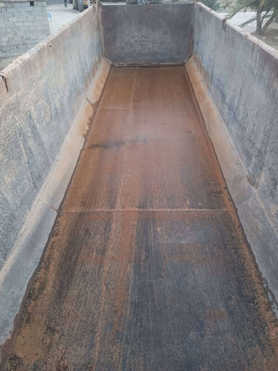 السلام عليكم اسكانيا مشلح 113 كير 5 *5 رقم واسط نكليزي بسمي سنويه  لل 30 سنكل خلفي مزوج تنباع راس وعربانه تخم تاير السعر 260 وبيها مجال للشراي مكان بابل الحصوه رقم ***********
