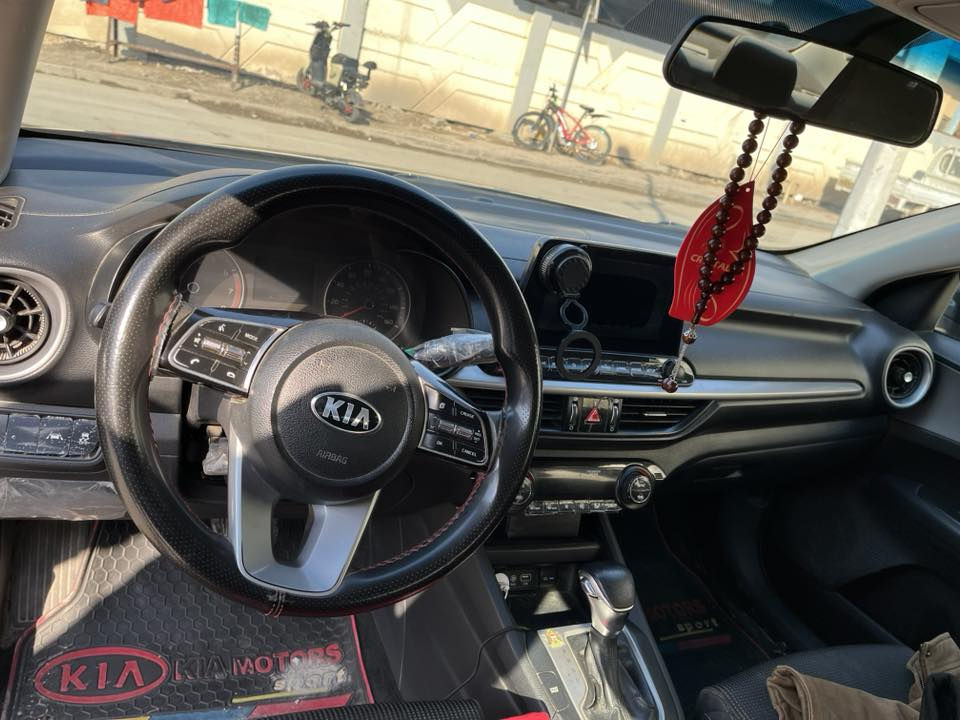 كيا فورتي 
٢٠١٩ وارد امريكي 
ماشيه 150 الف ميل 
محرك ٢٠٠٠ دوش 
مواصفاتها نص فول المعروفه
سياره ابيع صبغ حزام تريد وكاله تريد تحويل 
السياره ناقصها صدر يحتاجلها شباك مال دعاميه 
ابيع هل موجود 
لون فيلي 
محتاج ومستعجل ع بيع 
مكانها بغداد زيونة 
صور الحادث بلمنشور 
السعر 118  وبيها مجال شي قليل 
للاستفسار
 ***********
