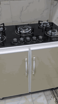 طباخ ايطالي أصلي 
مع كاونتر.  بابتين كبير 
السعر 170 الف 
عالفحص والضمان 
***********
بغداد
