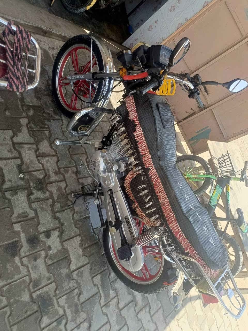 من رخصت لدمن سيفان موديل 23موصل 625ورايدينه ب650مكلف بنشر اتصال عل صاحب دراجه‏‪***********‬‏
