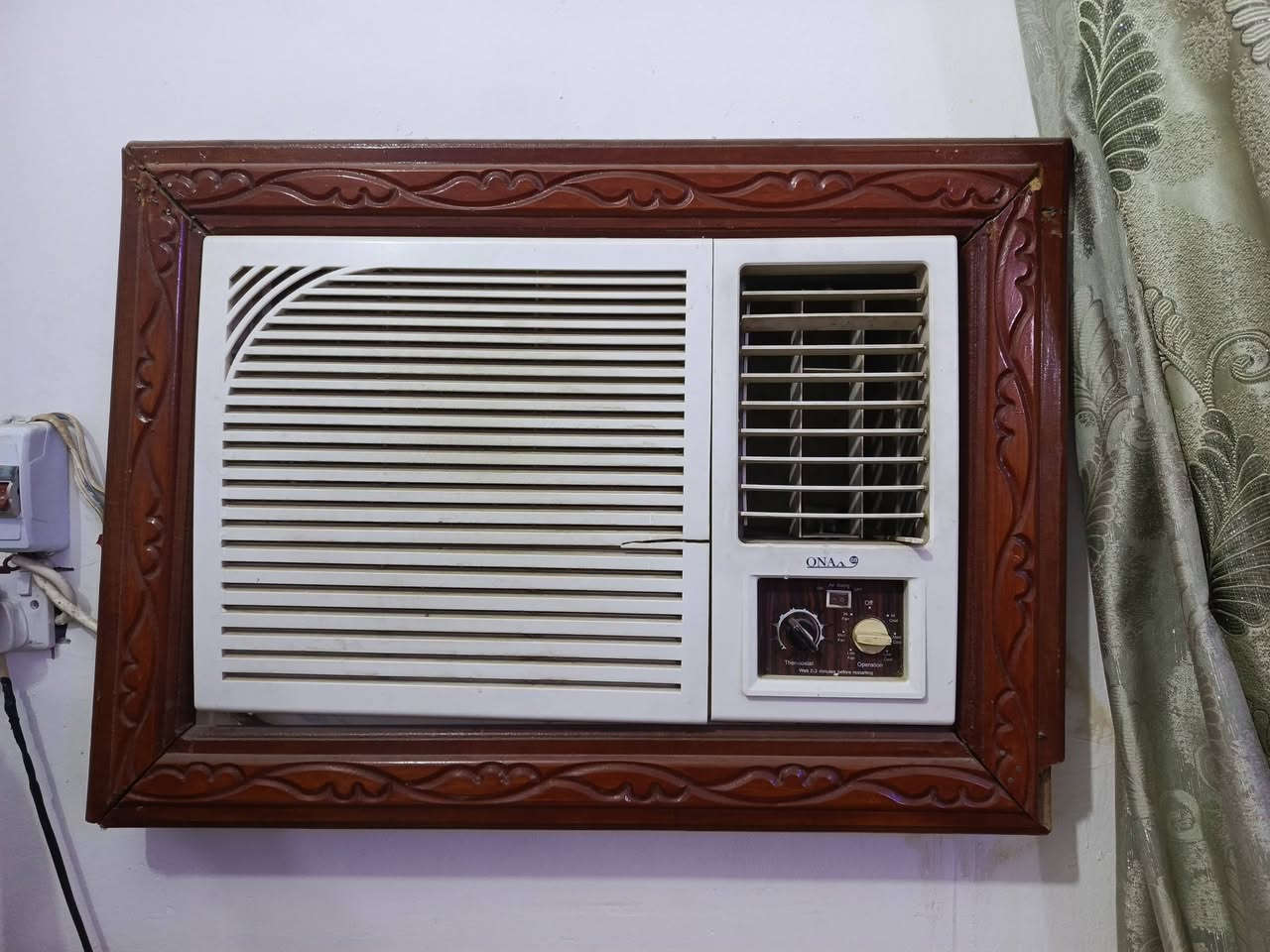 مكيف ٢طن شغال سعر ١٥٠ ناصريه مركز للتواصل ***********
