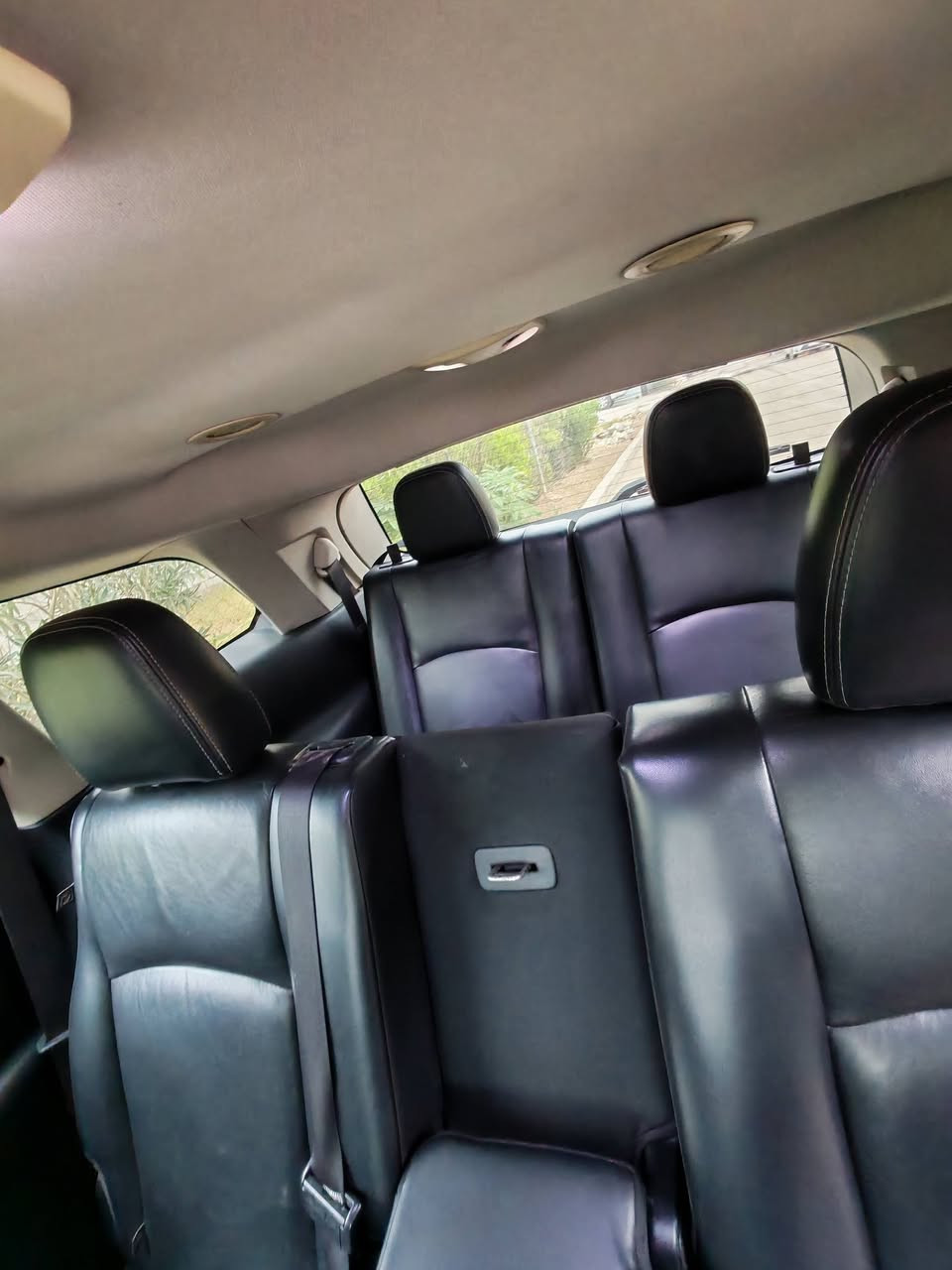 جورني 2016 كروس رود باسمي هزه و سنويه جديده ربع باب صبغ و جاملغ و بنيد مفتوحات
محرك v6
7 راكب
3قطع تبريد

كراسي جلد
تحكمات استيرن
بصمه تشغيل
بصمه ابواب 
تشغيل عن بعد
السعر 142
مكاني بغداد
***********
ماعندي صوره الحادث
