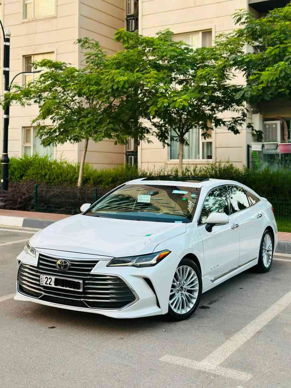 ﷽
أفالون 2019 ليمتد (AVALON 2019 LIMITED) 📦
خليجي درجة أولى
سفر / وكالة جيهان
المسافة المقطوعة: 89,000 كم
البصمتين (الريموتين) الأصلية موجودة
فول مواصفات (أعلى فئة):
 بصمة (تشغيل ودخول ذكي)
 فتحة سقف (سلايد)
 بروجكتر زجاجي (داتاشو / HUD)
 نظام صوتي JBL
 رادار أمامي وخلفي
 رادار تحديد المسار
 أوتو ستوب (Auto Stop)
 أوتو هولد (Auto Hold)
‎ حساسات
 مقاعد تبريد وتسخين
 شاحن لاسلكي (Wireless Charge)
 ذاكرة خزن المقاعد
 جلنط بصمة (بريك إلكتروني)
 مثبت سرعة (تحديد سرعة)
 مقاعد خلفية مزودة بهيتر (تسخين)
 والعديد من المواصفات الأخرى...
ملاحظات السيارة:
 أربع إطارات بلاد أصلية من شركة (Bridgestone)
 بشرط من الدعامية للدعامية (بدون حادث)
 خالية من تعديل البارد (PDR) وبدون صبغ، عدا تعديل بسيط جداً على خدش في الدعامية الخلفية.
 المحرك والقير بشرط.
 الهيكل والمكفولية بشرط (بدون أي طقطقة أو أصوات).
للمزيد من المعلومات يرجى الاتصال على الأرقام التالية:
📞 ***********
📞 ***********.
