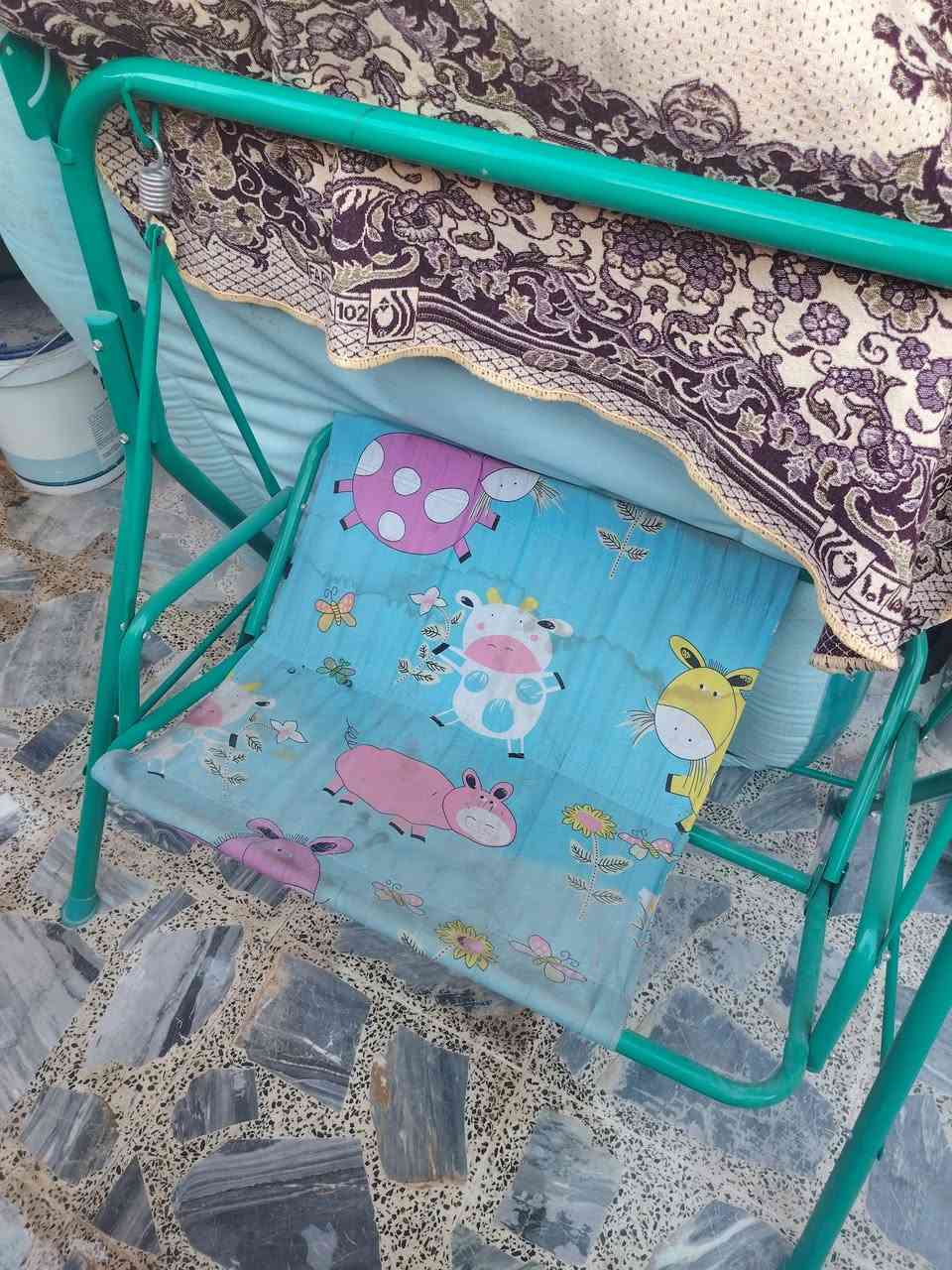 للبيع زحليكانة اطفال مع مرجوحه بحاله جيده سعر الاثنين 40 الف العنوان الزعفرانيه الربيع ***********

