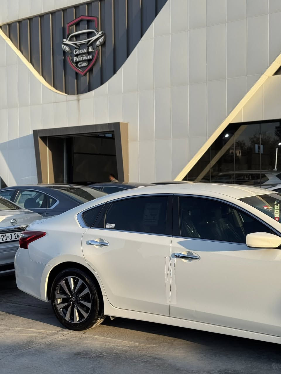 السلام وعليكم
Nissan Altima 2018 SV
السيارة جديدة بمعنى الكلمة
ماشيه ٧٩ الف فقط
حادثها قطعتين بنيد وجاملغ بدون دواخل
سنويه ورقم وهزة كلها جديده بأسمي
ماناقصها برغي
عنوان قضاء كلار
السعر ١٣٣ وبيها مجال بسيط
***********
