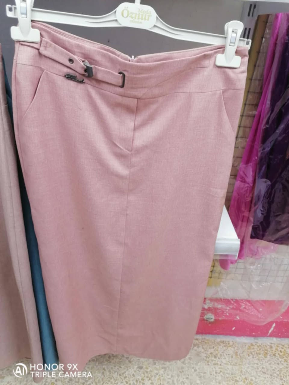 فساتين وتنوات للبيع وعندي حجاب شرعي كلش حلو اسعار مناسبه


**إذا كنت صاحب هذا الإعلان وتريد حذفه لأي سبب، رجاءا أرسل رسالة إلى الدعم الفني**