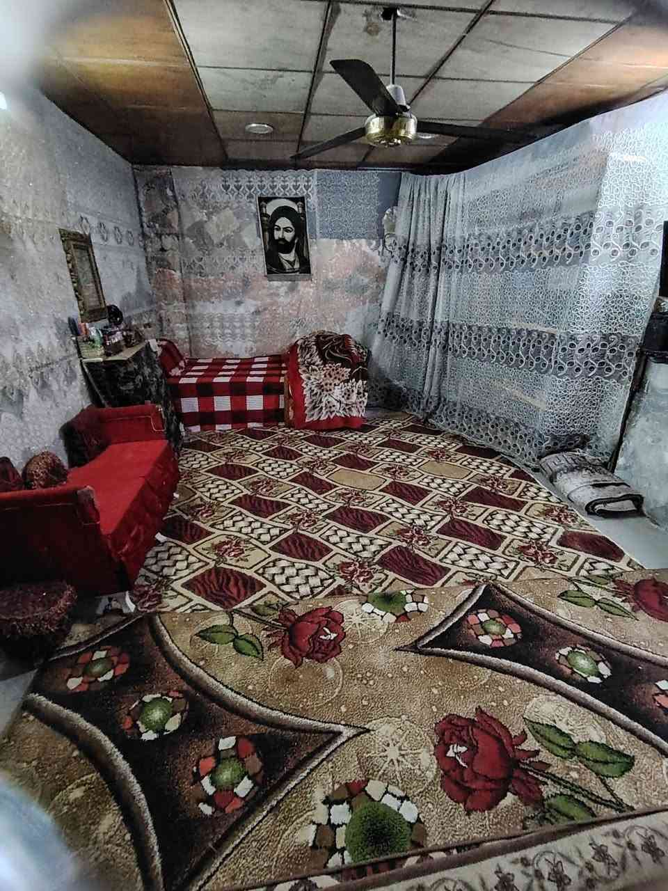 للبيع ب 8 بي مجال بسيط  بيت تجاوز بغداد مدينة الصدر كياره بشركة رمضان مقابيل البانزين خانه مال الكياره ب فرع  مو عل شارع البيت يحتوي على 60 متر تقريبن ستقبال وغرفه وممر ومطبخ وحمام يعني مال عاله صغيره البيت سندويج بس المطبخ جينكو انزل من سعره الشراي ويجيبله سندويج البيت جان مشترك ويه بيت اوختي فه عزلته المجاري كهرباء الماي كامل كوليته معزول الدربونه نهايتها مزدوده جيران خوش ناس ملاحظه الشراي بس يعلق ويجي خاص حته اجي لانو متطلع عدي رسايل بل خاص الحد يعامل جذب رجاء


**إذا كنت صاحب هذا الإعلان وتريد حذفه لأي سبب، رجاءا أرسل رسالة إلى الدعم الفني**