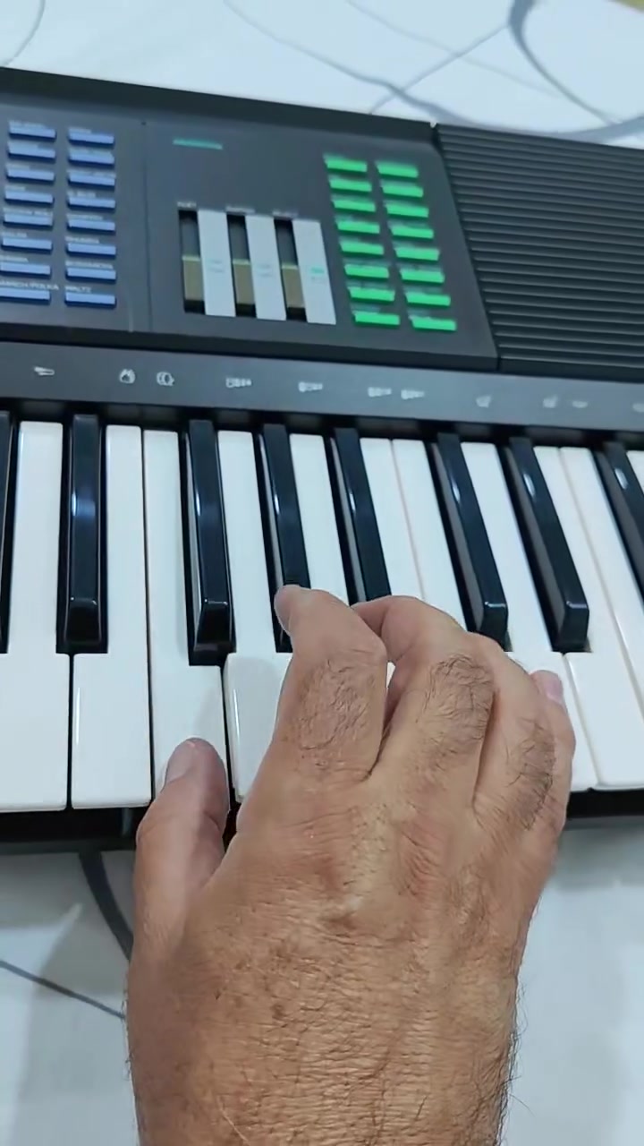 أورك كيبورد ياماها الاصلي الياباني
YAMAHA  PSR-32

 صناعة في اليابان

انتاج بداية التسعينات

منفذ مخرج اواكس يربط بالتلفون

٦١  مفتاح

ثقيل الوزن

١٠٠ الة موسيقية

٦٤  ايقاع

امكانيات عديدة

نظافة ٩٠ ٪

يعمل بالمحولة و بالبطاريات

السعر  225  الف


**إذا كنت صاحب هذا الإعلان وتريد حذفه لأي سبب، رجاءا أرسل رسالة إلى الدعم الفني**