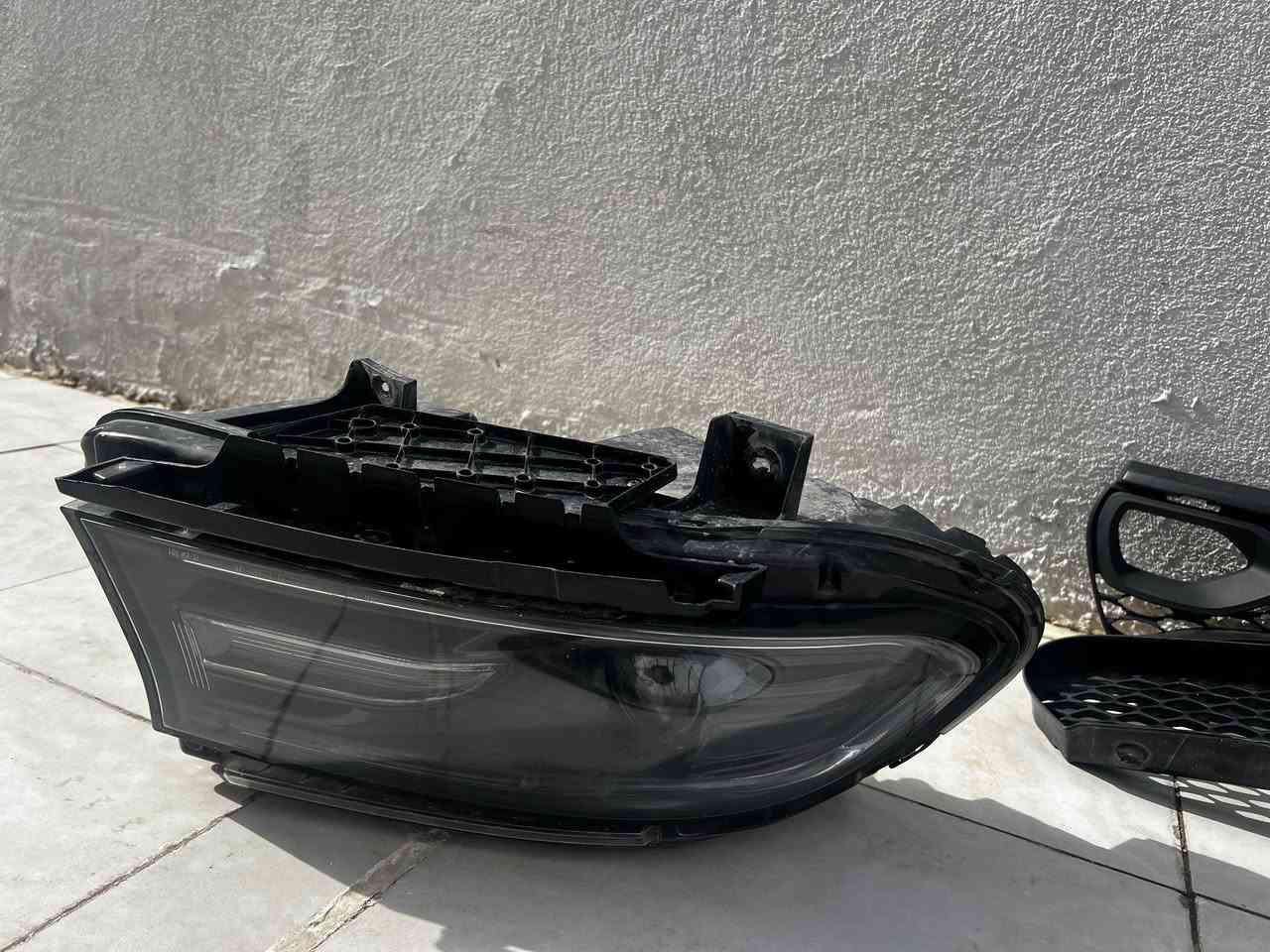 للبيع شباك فوك وجوة جديد مامستخدم
وتك لايت جهة الصدر هم جديد وشغال 
قيم بلي يرضي الله واني خادم 
*********** 
توصيل موجود 
مكاني النجف الاشرف
