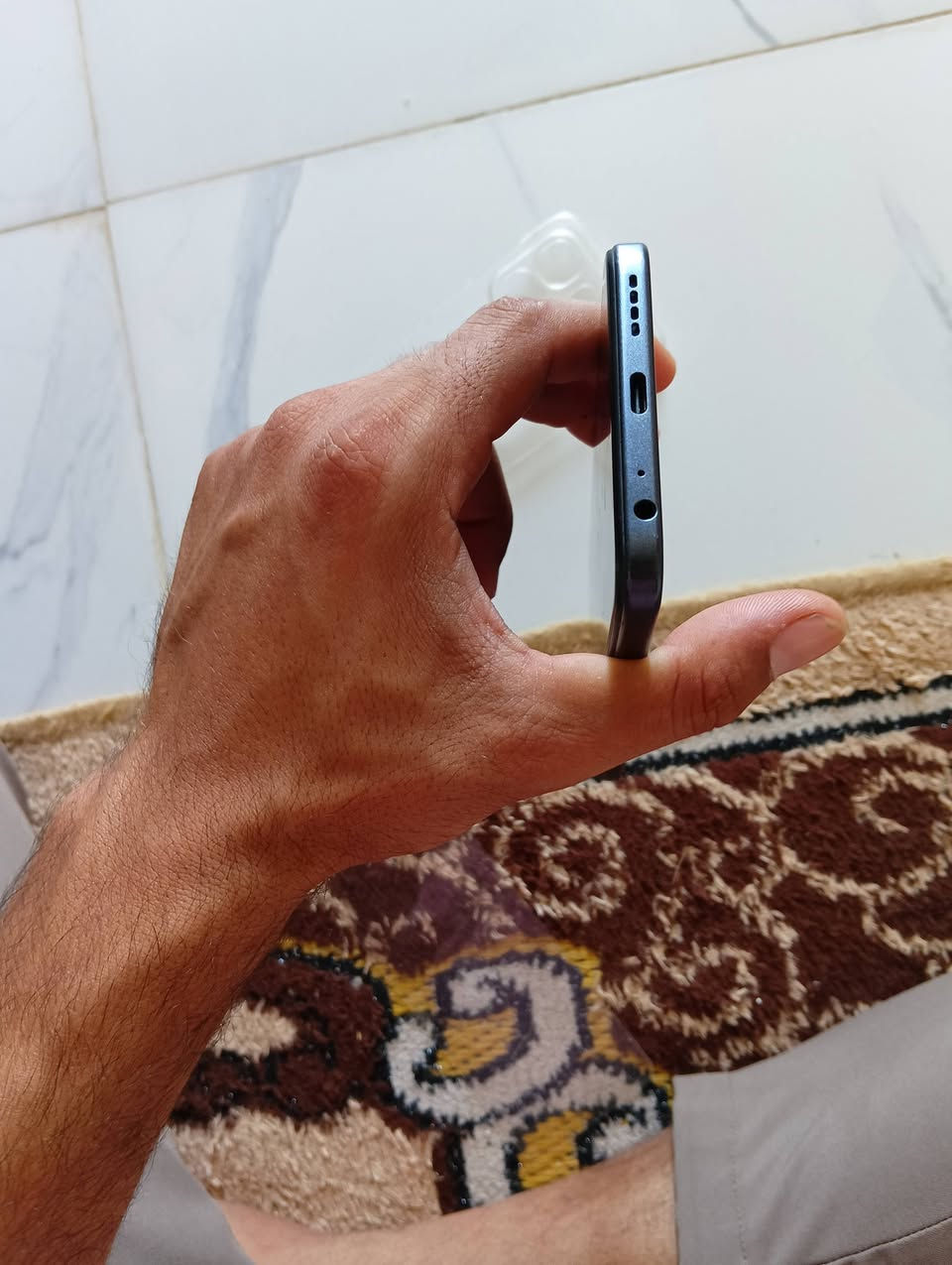 رمز X6531 يخص هاتف Infinix Hot 50i. وهو هاتف ذكي اقتصادي يتميز بأدائه العملي وبطاريته الكبيرة، وتشمل مواصفاته الأساسية ما يلي: [1, 2]
HOT50i
الشاشة: IPS LCD بحجم 6.7 بوصة بدقة (720 × 1600 بكسل) ومعدل تحديث عالٍ يصل إلى 120Hz.

المعالج: MediaTek Helio G81.

الكاميرا: خلفية بدقة 48 ميجابكسل.

البطارية: سعة 5000 ميللي أمبير مع شحن بقوة 18 وات.

نظام التشغيل: Android 14.

المساحة والذاكرة: يتوفر بخيارات مختلفة تصل إلى 8 جيجابايت من الذاكرة العشوائية (RAM) و 256 جيجابايت 
السعر 130وبي مجال


**إذا كنت صاحب هذا الإعلان وتريد حذفه لأي سبب، رجاءا أرسل رسالة إلى الدعم الفني**
