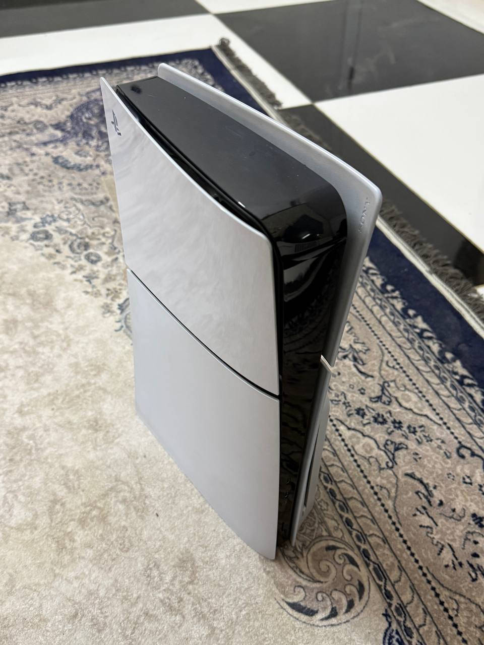 بلي 5 سلم نظافة 99% مهكر وبيه العاب مع ملحقاته
السعر خاص


**إذا كنت صاحب هذا الإعلان وتريد حذفه لأي سبب، رجاءا أرسل رسالة إلى الدعم الفني**