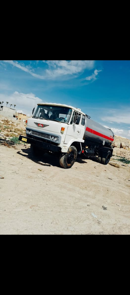 سياره جاهزه من كل شيء للبيع ***********
