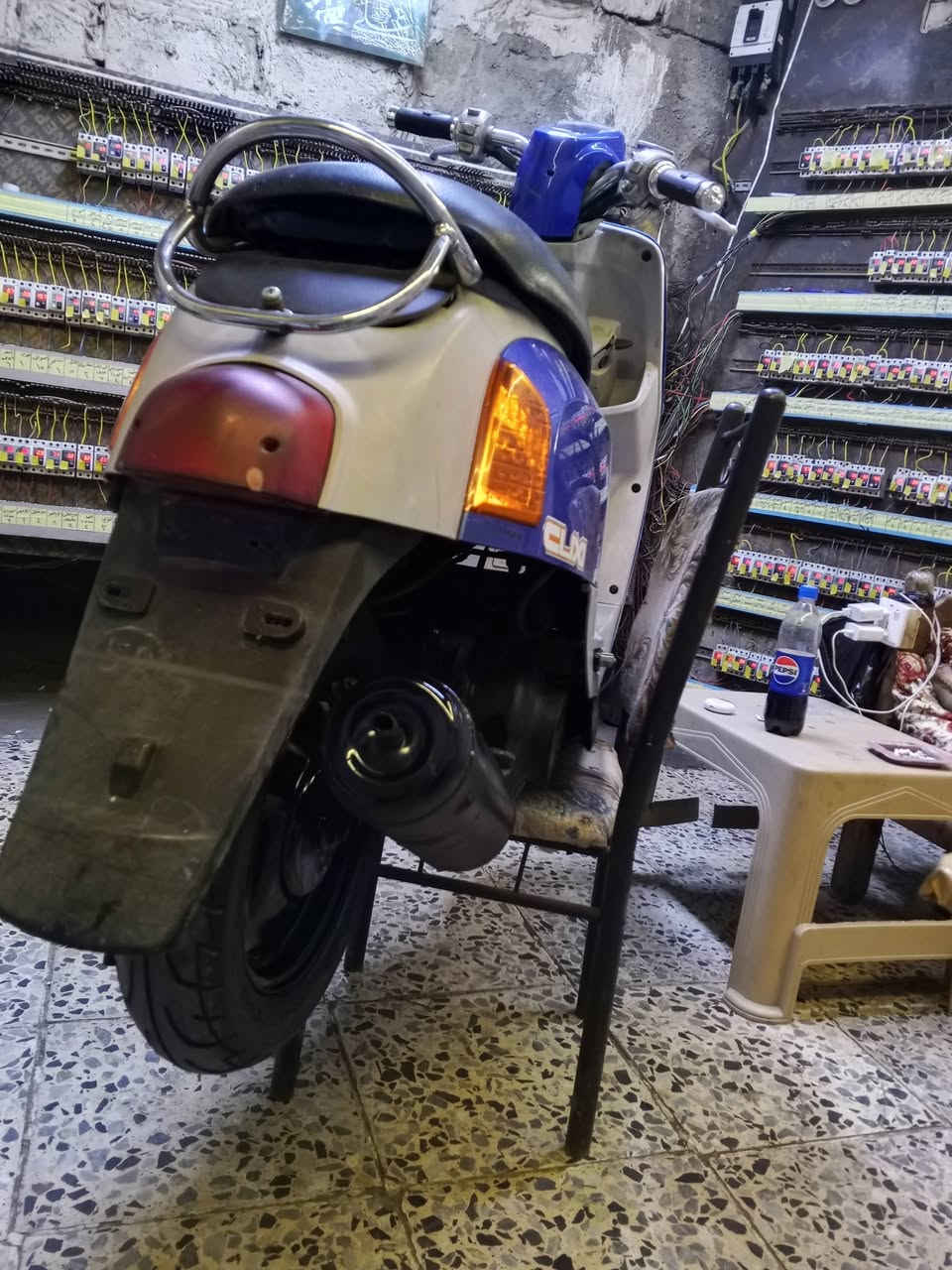 سلام عليكم 
دراجة بوليس البيع دراجه كامله و حلوه نضيفه
عوزه بس قبق هندر بس 
سعر 550وبيه مجال 
عنواني بغداد المشتل 
رقم ***********
