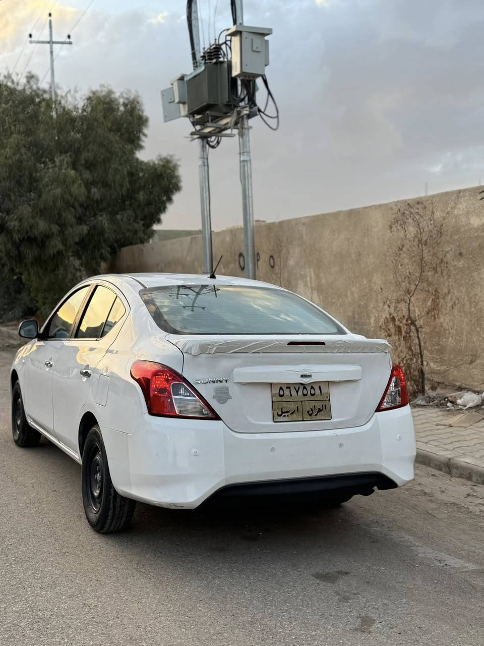 سلام عليكم
نيسان صني هندي بليته زركه 2020 ماشيه 92 الف السياره بيه 3 مكانات بارد بدون تصليح وبسيطات وباقي السياره كفالة ان شاء الله السعر 107 وبيه مجال  مكانه نجف / ***********
