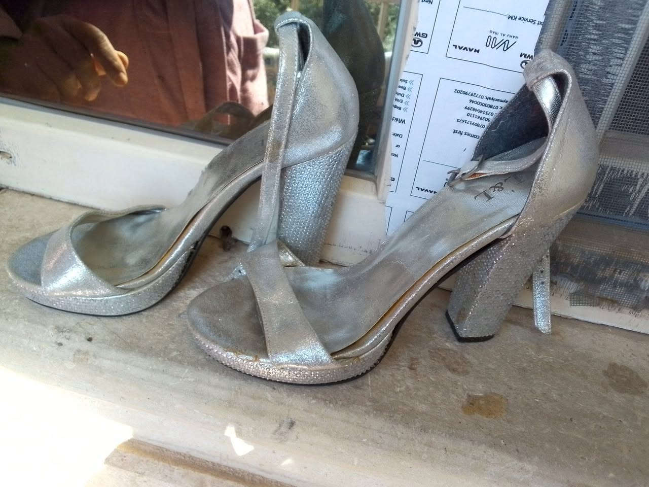 السلام عليكم اي قطعة بالفين دينار واذا اكتر من تلات قطع في سكرة


**إذا كنت صاحب هذا الإعلان وتريد حذفه لأي سبب، رجاءا أرسل رسالة إلى الدعم الفني**