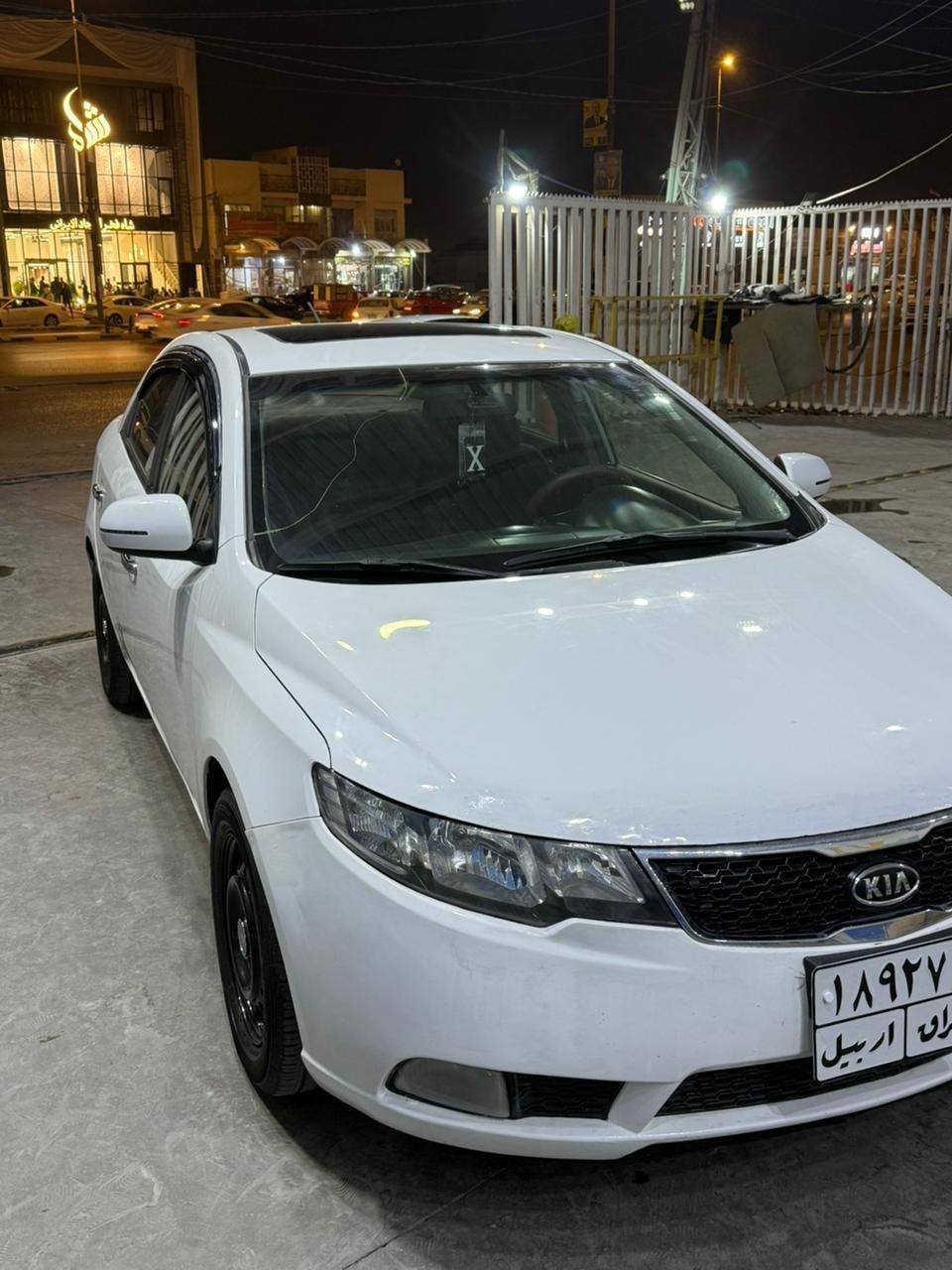 سلام عليكم 
كيه سيراتو. مديل 11
خليجي. 
محرك 1600. جديد 
جاهزه سياره. وبلعافيه ع ياخذهه 
مواصفات.   فتحه سقف 
مري شفط. 
حساس 
فول عد البصمه. 
مداور. أو. وكاله 
رقم اربيل 
سعر98
***********
***********
