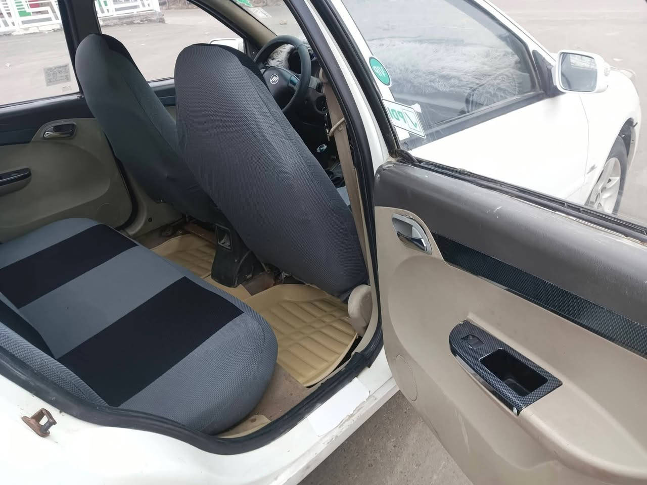 سلام عليكم ليفان 520 للبيع مكينه وكير خيرمن الله سنويه نافذه بل 2024 لي يريده موجود بل نجف حي النداء السعر 28وبيه مجال ***********
