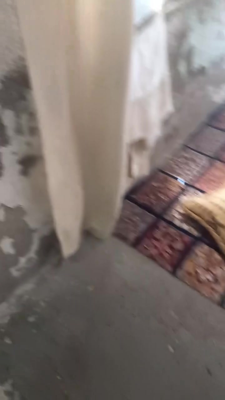 السلام عليكم بيت تجاوز للبيع في الحسينيه الراشديه. الجريخي قرب جامع أمام الحسين
خط سحب خط نت خط كهرباء مي موجود مجاري رئيسيه المساحه 150  كل محتوياته ضاهره بل فديو  السعر. 14 وبي مجال  *********** ورجا لحد يحجي حجي زايد معاجبك اعبر مشامرته عليكم وجزاكم الله خير الجزاء
