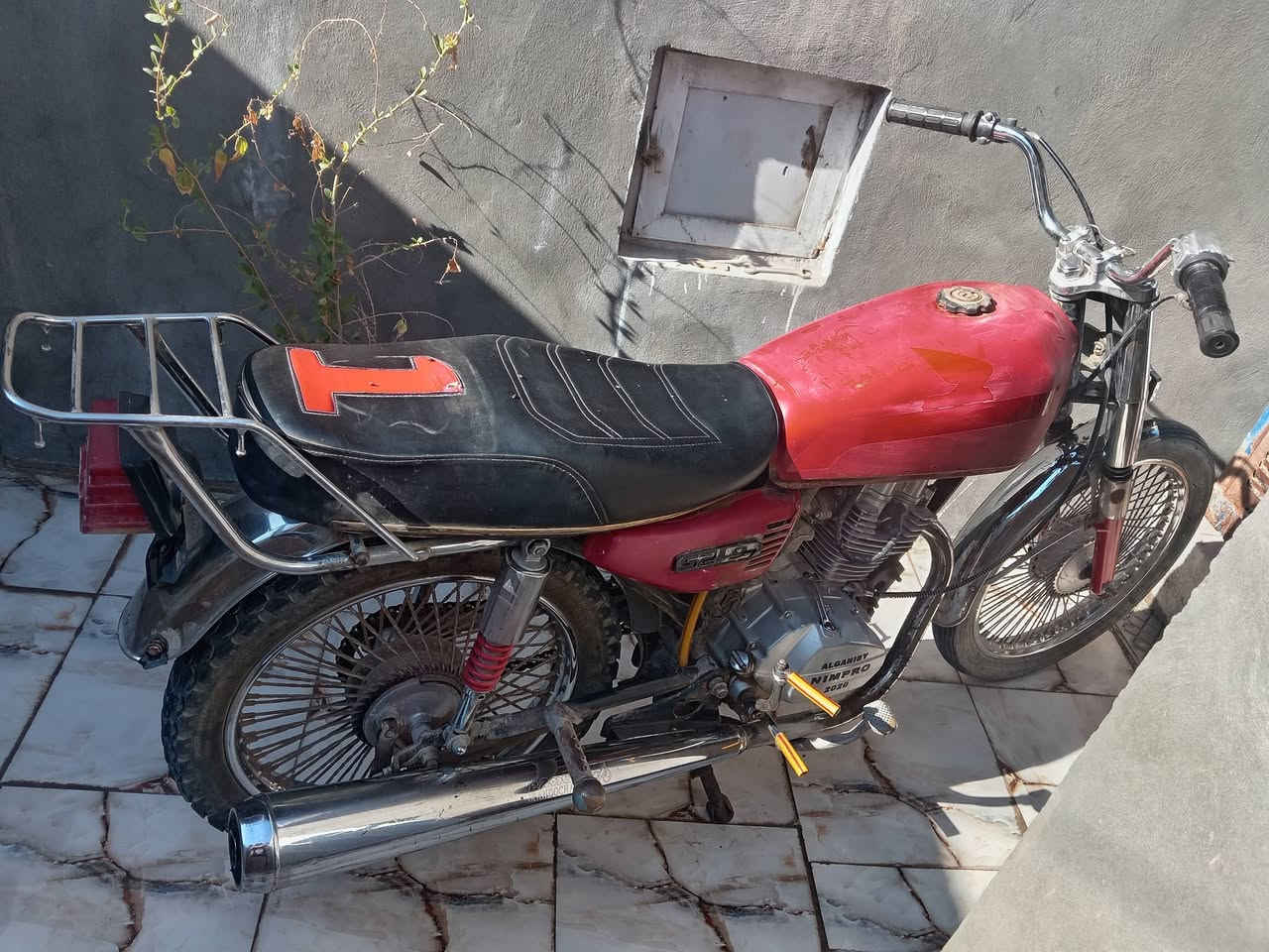 كلك للبيع ٢٥٠ راسلني كوفة شارع المطار
***********
