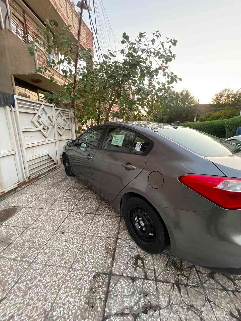 السلام عليكم اخوان
فورتي 2016  رقم واسط دولي بأسمي تحويل شوكت ميعجبك واي مكان تحويلها محرك دوش المرغوب السياره بيها قطعتين كلير والبنيد مصبوغ بدون دواخل السياره جاهزه من كلشي تخم تاير جديد صدر جديد منضومه تبريد جديده ومنضومه بانزين جديد السياره جاهزه بمعنى الكلمه تجي وتشوفها بعينك 

السياره سعرها 89 وبيها مجال حك الجيه 
مكاني بغداد حي الجهاد (حي الحسين)

***********
