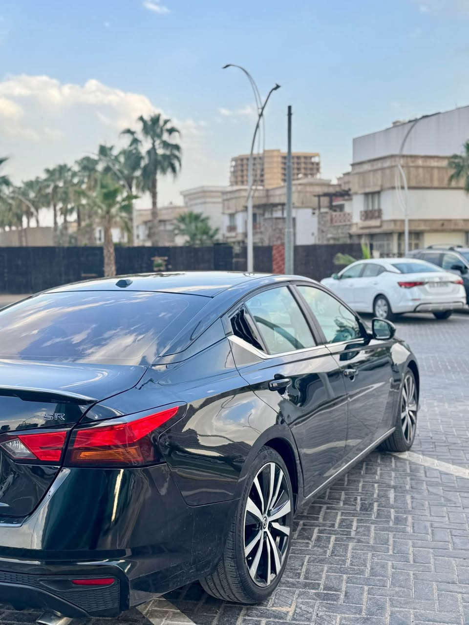 نیسان ئەلیتیما ٢٠٢٠ مواصفات SR گير و مه كينه و تحويل و خرام 
به شه رت سه ياريكي توندوتول بي مه سروف ٢ پارجه ي بوياخ قيرجيكي داواي هيه بيش هيج نييه له كه ميك سارد سه نه وه ي زينكه ي تازه ره قم باريك به ناوه ي خومان  نرحی 126 گە لا محامل سه ياره كي له هولير *********** أربيل, العراق
