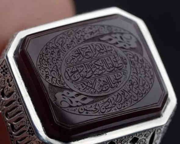 سلام عليكم متوفر مكينه للبيع لنقش على الاحجار الكريمه مع الدوره وشغلها مثل ما موضحه بصوره المهتم يتواصل وياي خاص او على الوات ساب ***********
